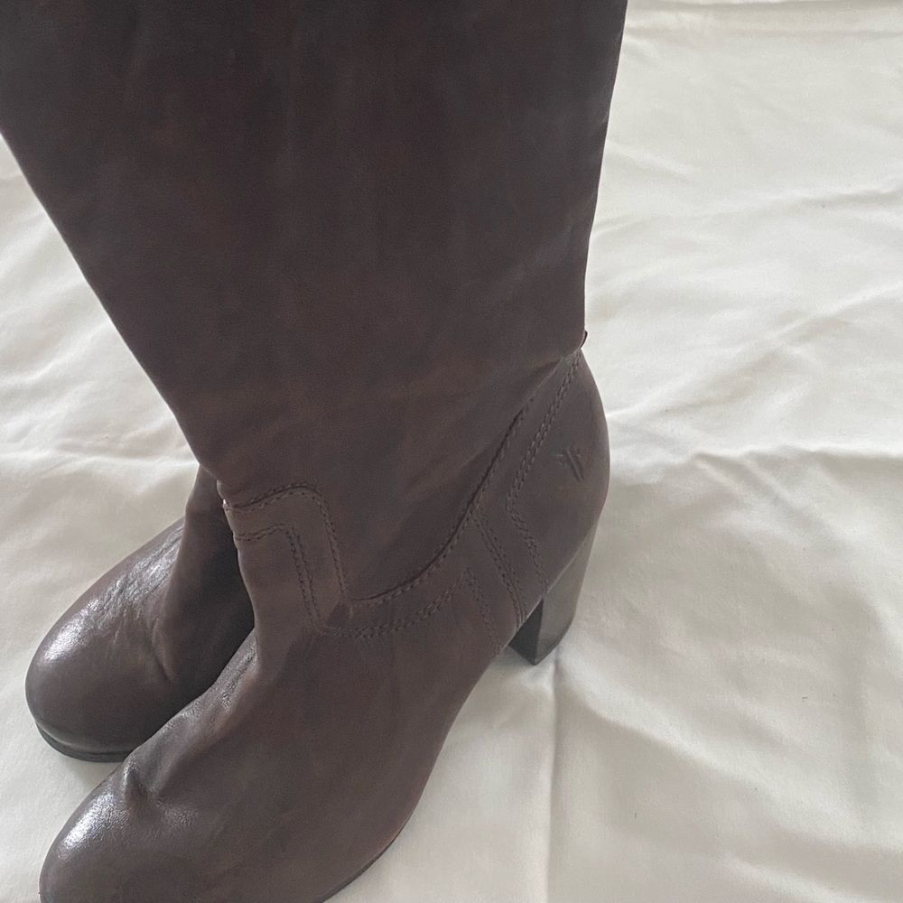 * NWT *Vintage Frye Women’s Boots 6.5M